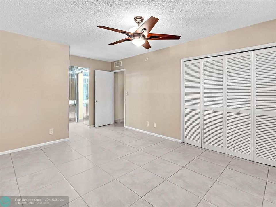 For Sale: $198,000 (2 beds, 2 baths, 1054 Square Feet)