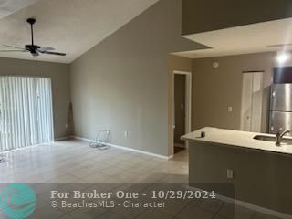 For Rent: $2,200 (2 beds, 2 baths, 1076 Square Feet)