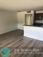 For Rent: $1,650 (1 beds, 1 baths, 705 Square Feet)