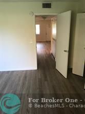 Active With Contract: $1,650 (1 beds, 1 baths, 705 Square Feet)