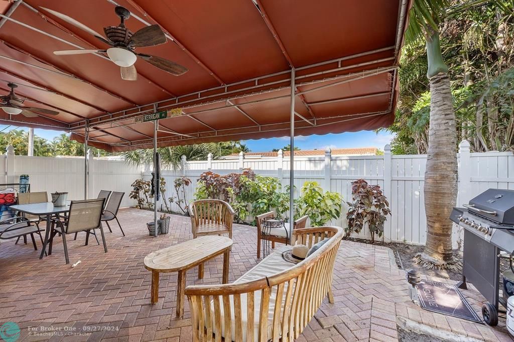 Active With Contract: $950,000 (0 beds, 0 baths, 2698 Square Feet)