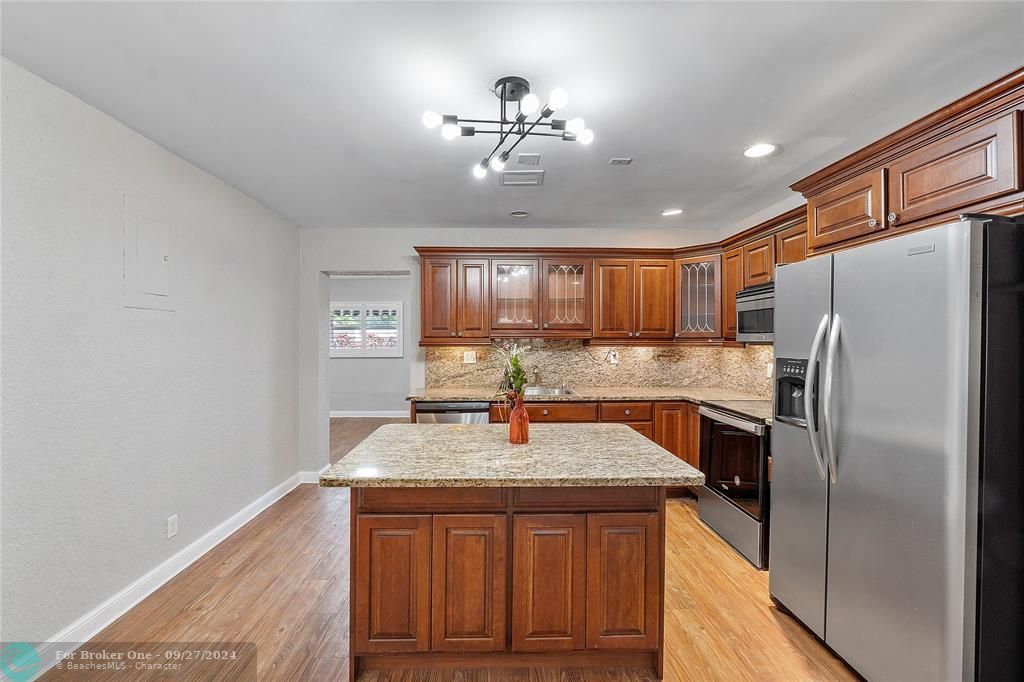 Active With Contract: $950,000 (0 beds, 0 baths, 2698 Square Feet)