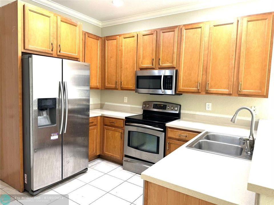 For Rent: $3,100 (3 beds, 2 baths, 1800 Square Feet)