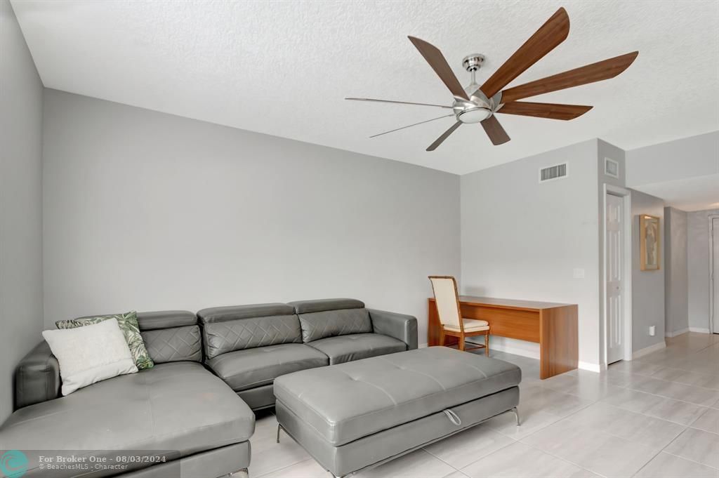 For Sale: $274,899 (3 beds, 2 baths, 1415 Square Feet)