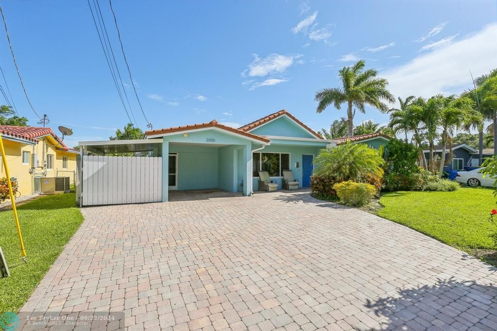 For Sale: $939,000 (3 beds, 2 baths, 1736 Square Feet)