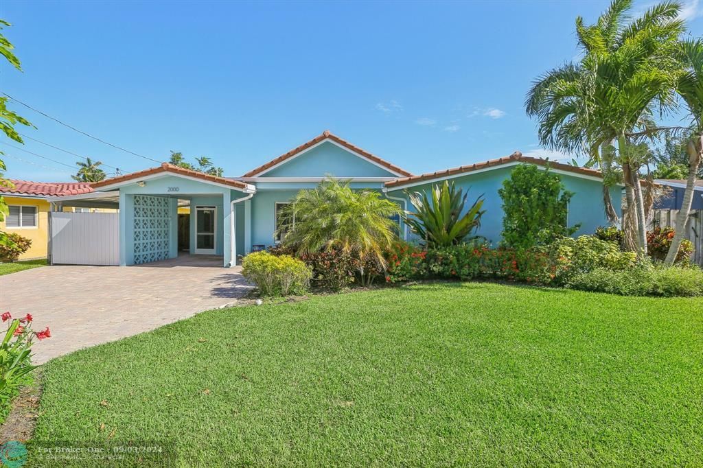 For Sale: $939,000 (3 beds, 2 baths, 1736 Square Feet)