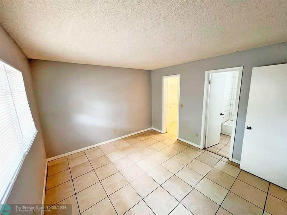 For Rent: $2,249 (3 beds, 2 baths, 38419 Square Feet)