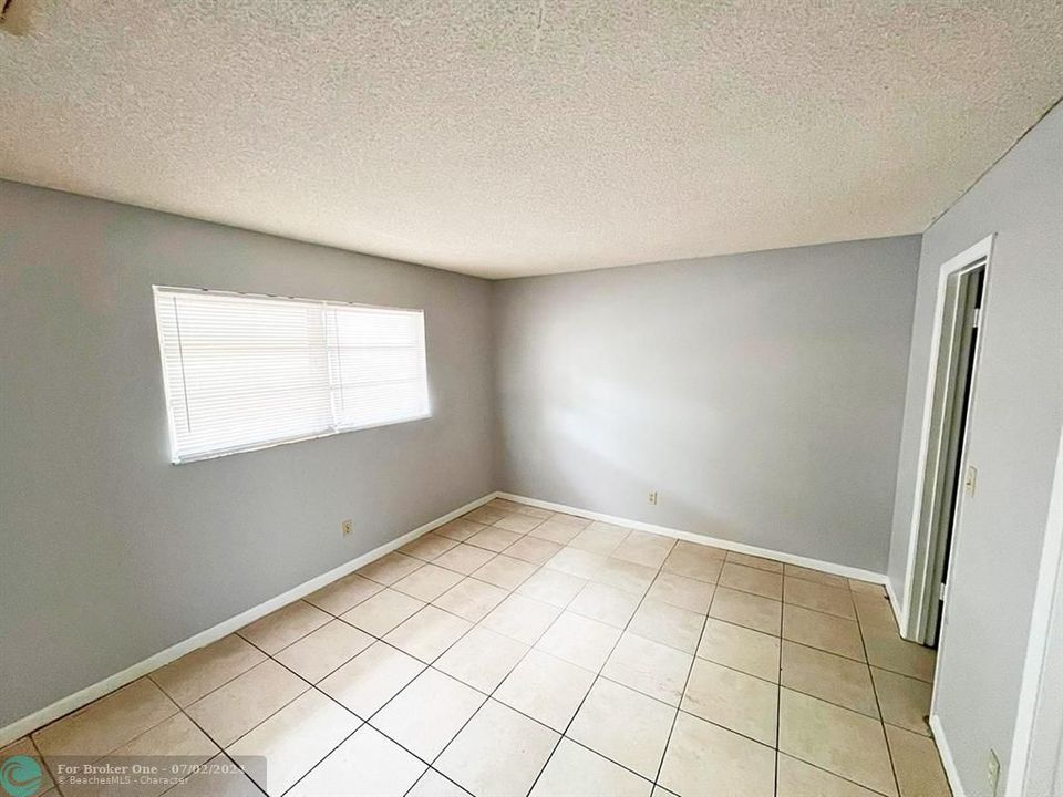For Rent: $2,249 (3 beds, 2 baths, 38419 Square Feet)