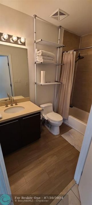 For Rent: $4,200 (2 beds, 2 baths, 1210 Square Feet)