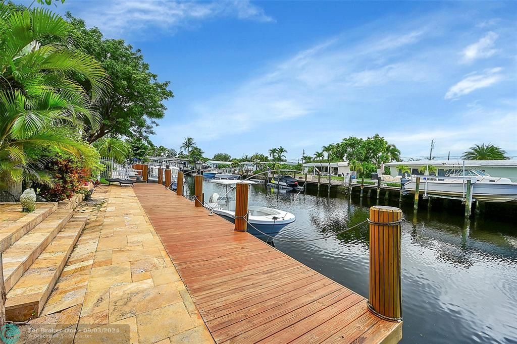 For Sale: $1,550,000 (4 beds, 3 baths, 2714 Square Feet)