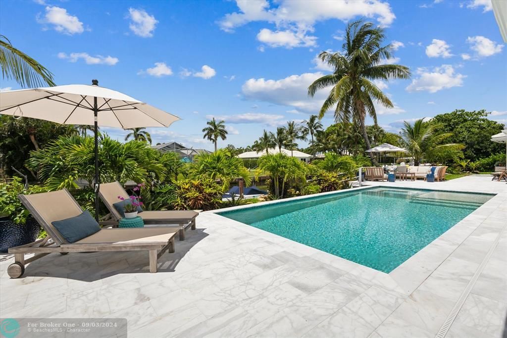 Active With Contract: $3,299,000 (5 beds, 4 baths, 3007 Square Feet)