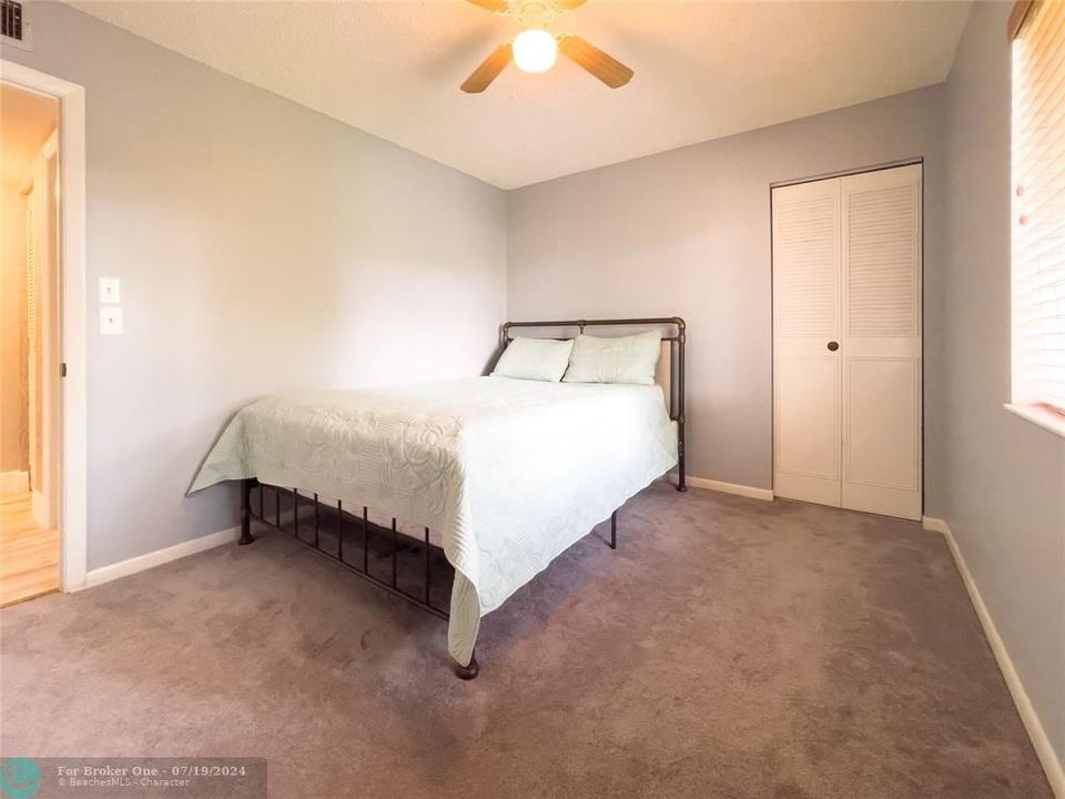 For Rent: $1,975 (2 beds, 2 baths, 937 Square Feet)