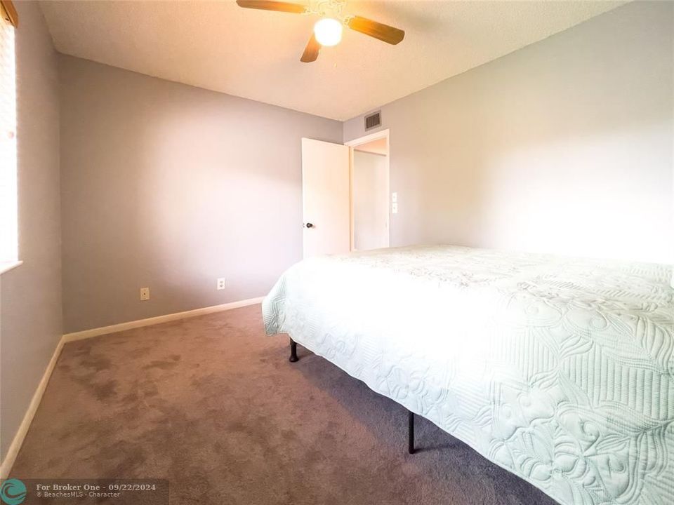 For Rent: $1,975 (2 beds, 2 baths, 937 Square Feet)