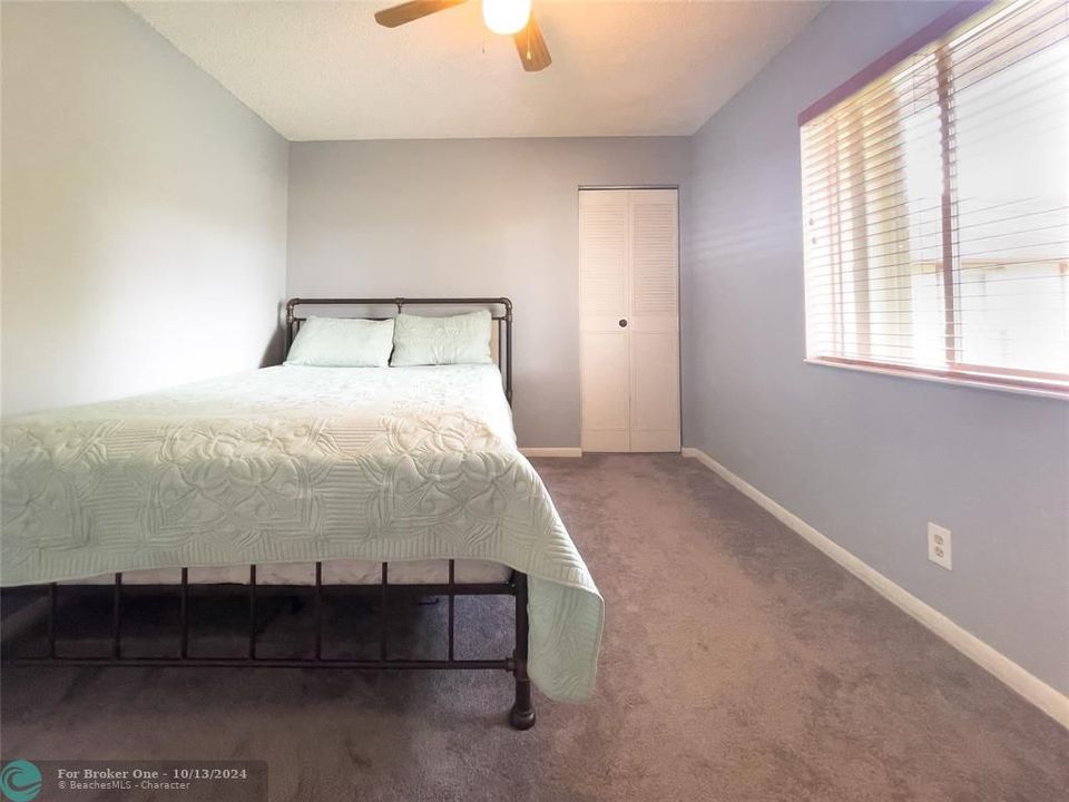 For Rent: $1,975 (2 beds, 2 baths, 937 Square Feet)