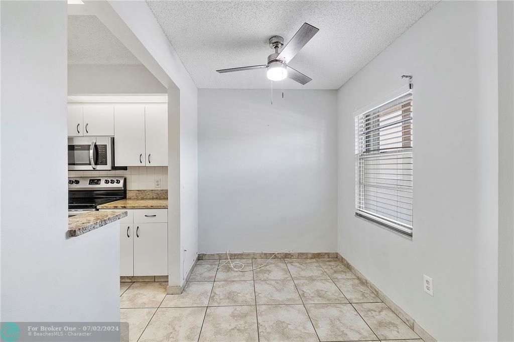 For Sale: $239,900 (2 beds, 2 baths, 1052 Square Feet)