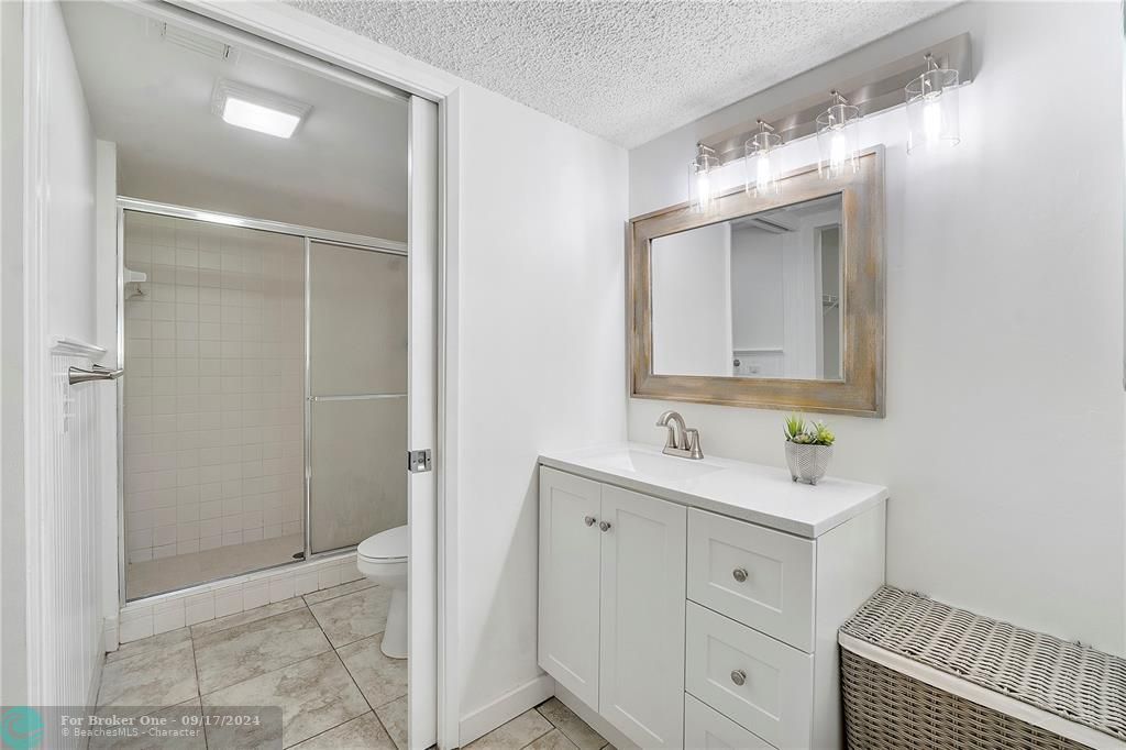 For Sale: $239,900 (2 beds, 2 baths, 1052 Square Feet)