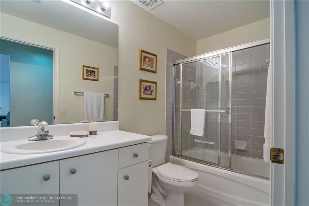 出租: $3,200 (2 贝兹, 2 浴室, 1208 平方英尺)