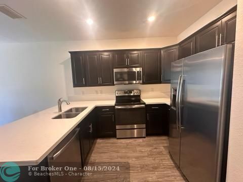 For Rent: $3,500 (3 beds, 3 baths, 1872 Square Feet)