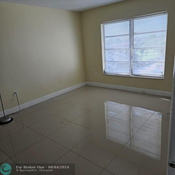 For Rent: $1,850 (2 beds, 2 baths, 972 Square Feet)