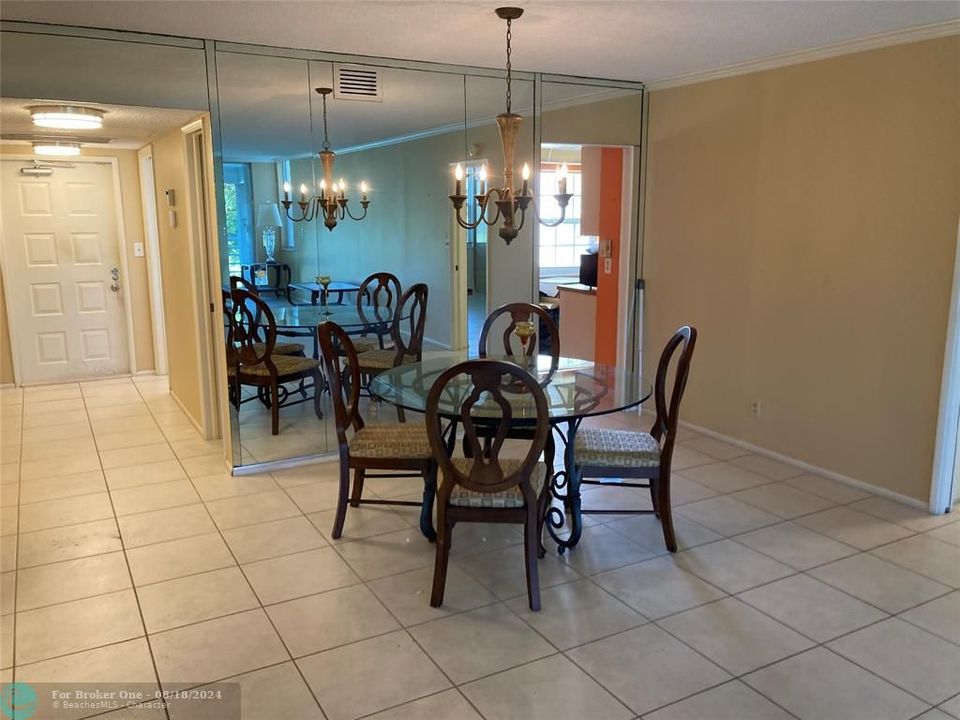 For Sale: $325,000 (3 beds, 2 baths, 1710 Square Feet)