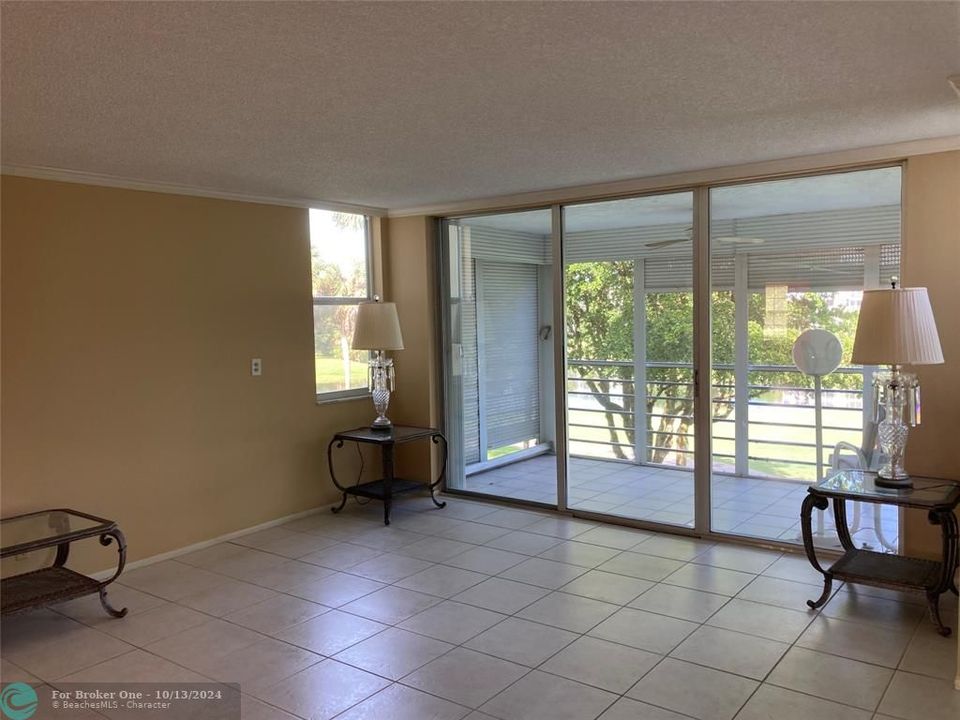 For Sale: $325,000 (3 beds, 2 baths, 1710 Square Feet)