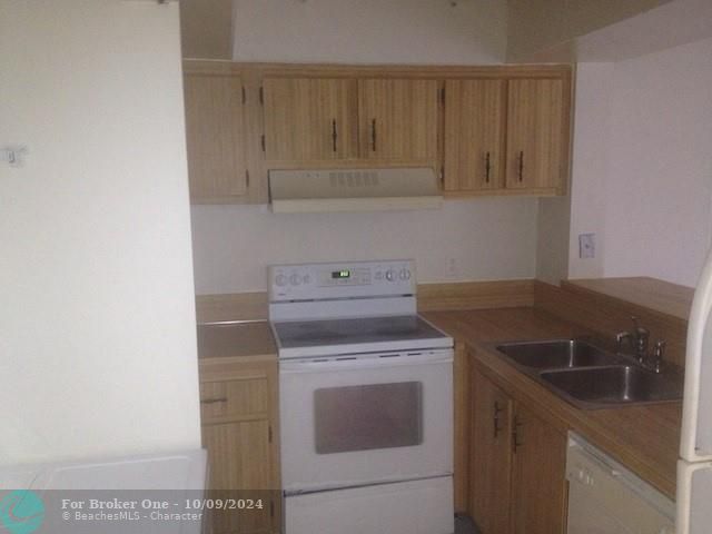 For Rent: $1,950 (2 beds, 2 baths, 0 Square Feet)