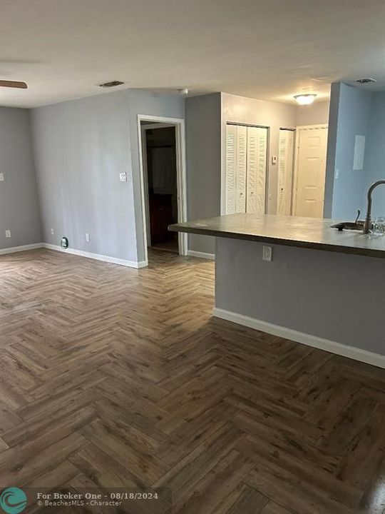 For Rent: $2,200 (2 beds, 2 baths, 1114 Square Feet)