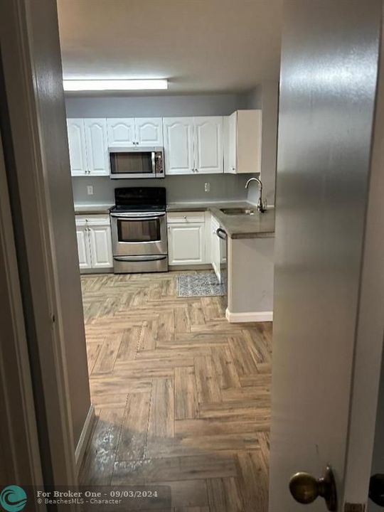 For Rent: $2,200 (2 beds, 2 baths, 1114 Square Feet)