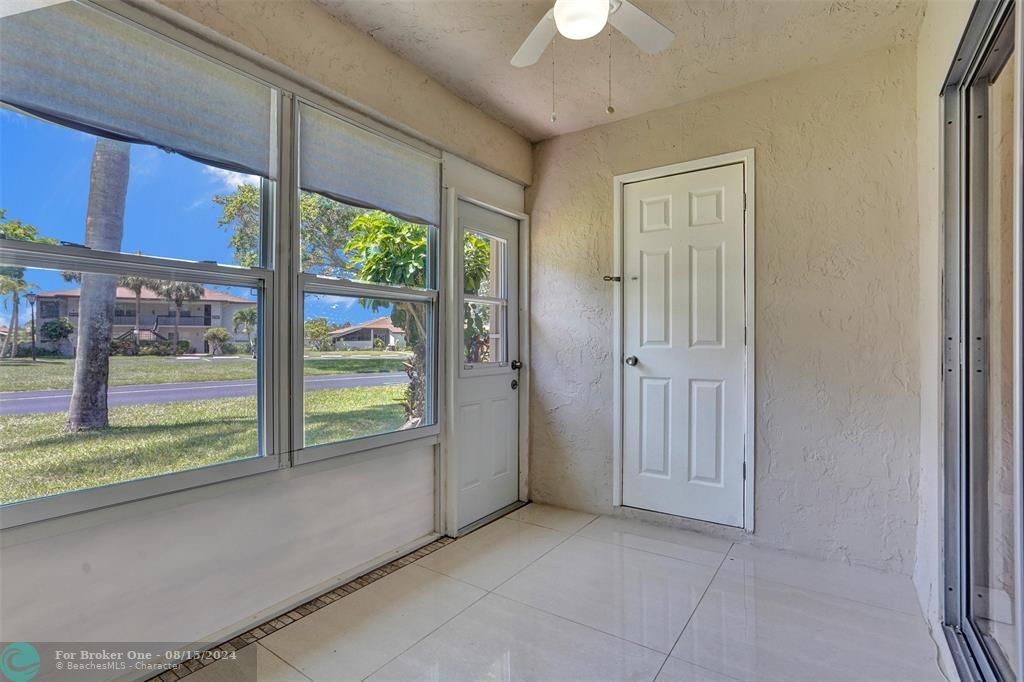 For Sale: $290,000 (2 beds, 2 baths, 1226 Square Feet)