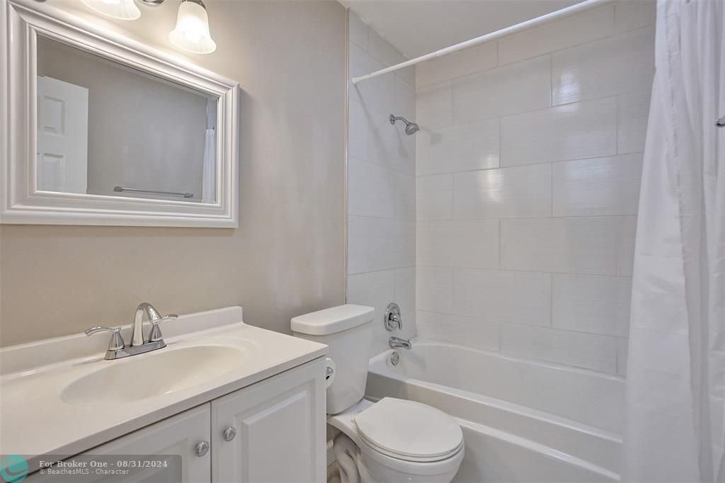 For Sale: $290,000 (2 beds, 2 baths, 1226 Square Feet)