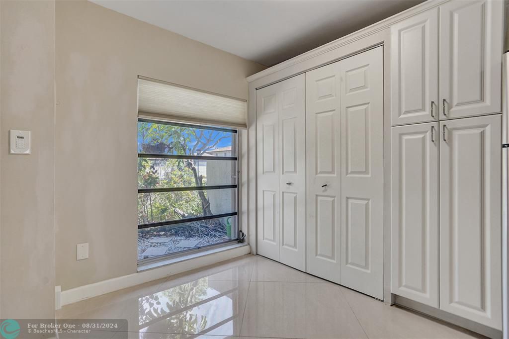 For Sale: $290,000 (2 beds, 2 baths, 1226 Square Feet)