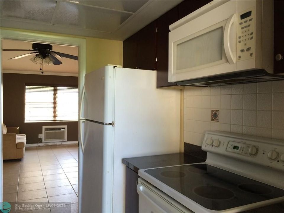 For Rent: $1,495 (1 beds, 1 baths, 650 Square Feet)