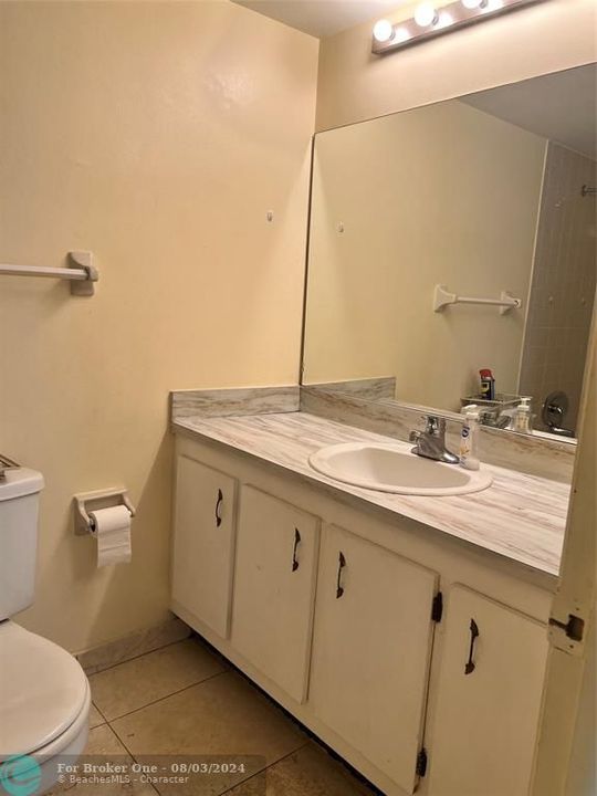 For Sale: $235,000 (2 beds, 2 baths, 1070 Square Feet)