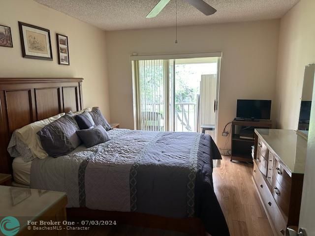 For Sale: $84,900 (1 beds, 1 baths, 670 Square Feet)