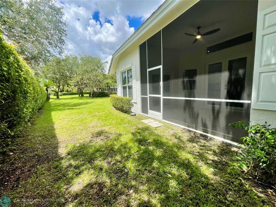 Active With Contract: $3,800 (3 beds, 2 baths, 1643 Square Feet)