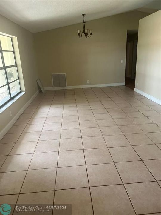 For Rent: $4,150 (3 beds, 2 baths, 1758 Square Feet)