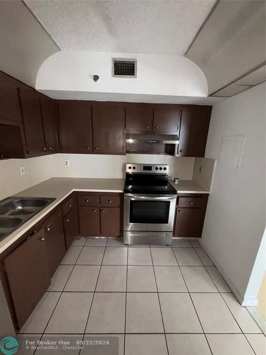 For Rent: $2,600 (2 beds, 2 baths, 1150 Square Feet)