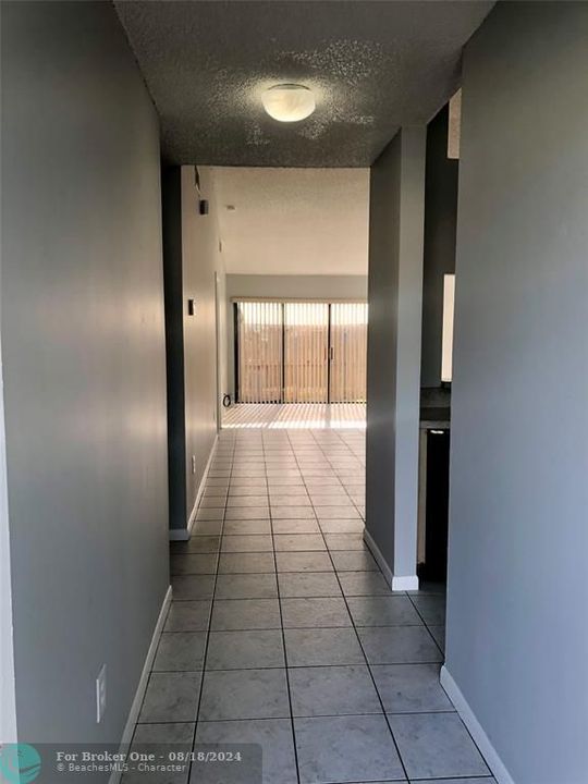 For Rent: $2,550 (2 beds, 2 baths, 1068 Square Feet)