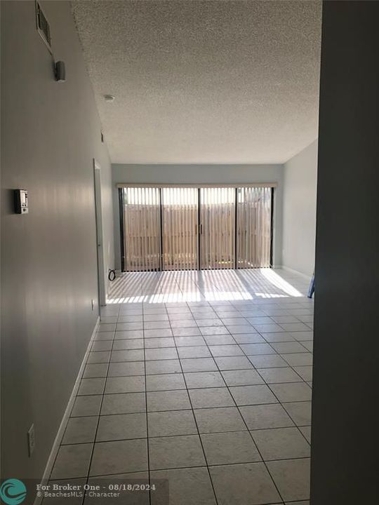 For Rent: $2,550 (2 beds, 2 baths, 1068 Square Feet)