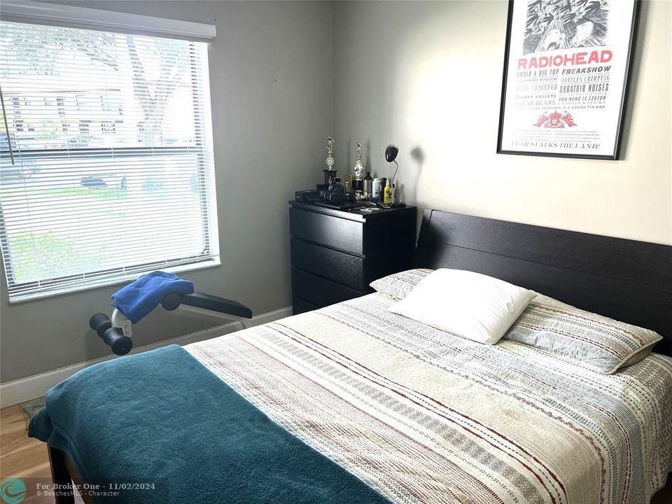 For Rent: $2,350 (2 beds, 2 baths, 858 Square Feet)