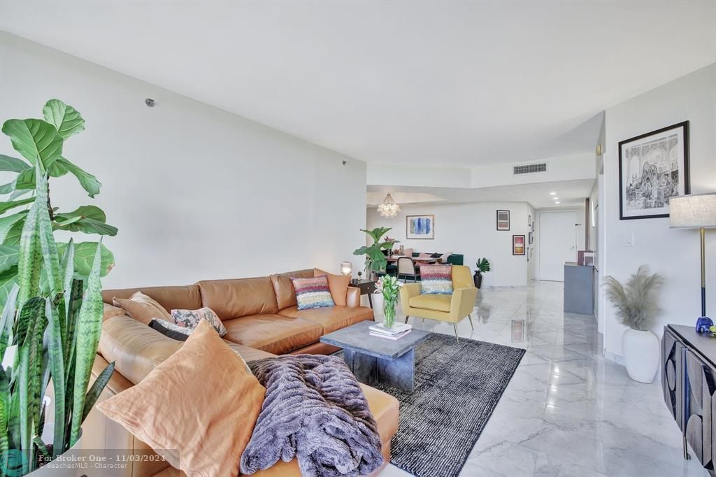 For Sale: $589,000 (2 beds, 2 baths, 1590 Square Feet)