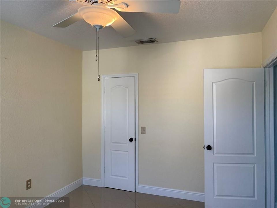 For Sale: $325,000 (2 beds, 2 baths, 1143 Square Feet)