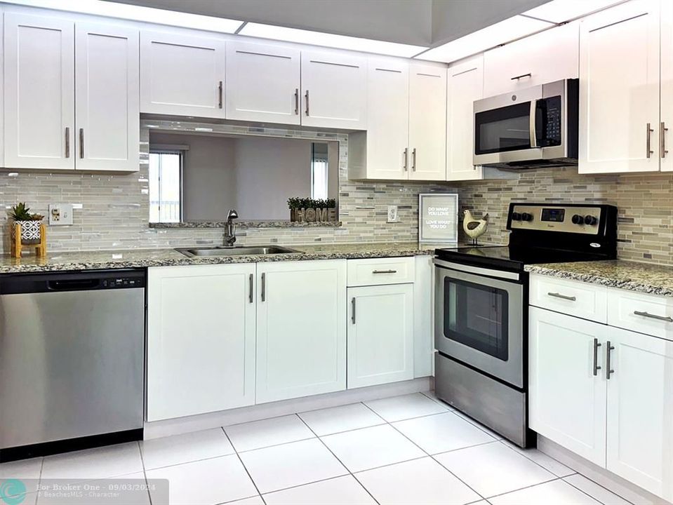 For Sale: $249,500 (2 beds, 2 baths, 1192 Square Feet)