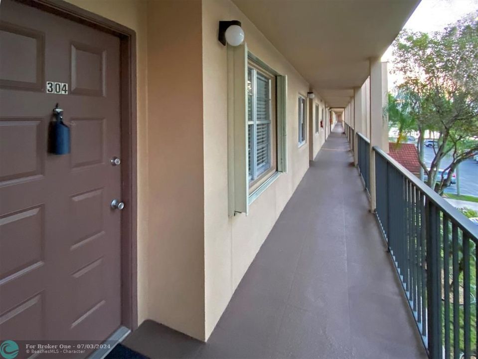 For Sale: $249,500 (2 beds, 2 baths, 1192 Square Feet)