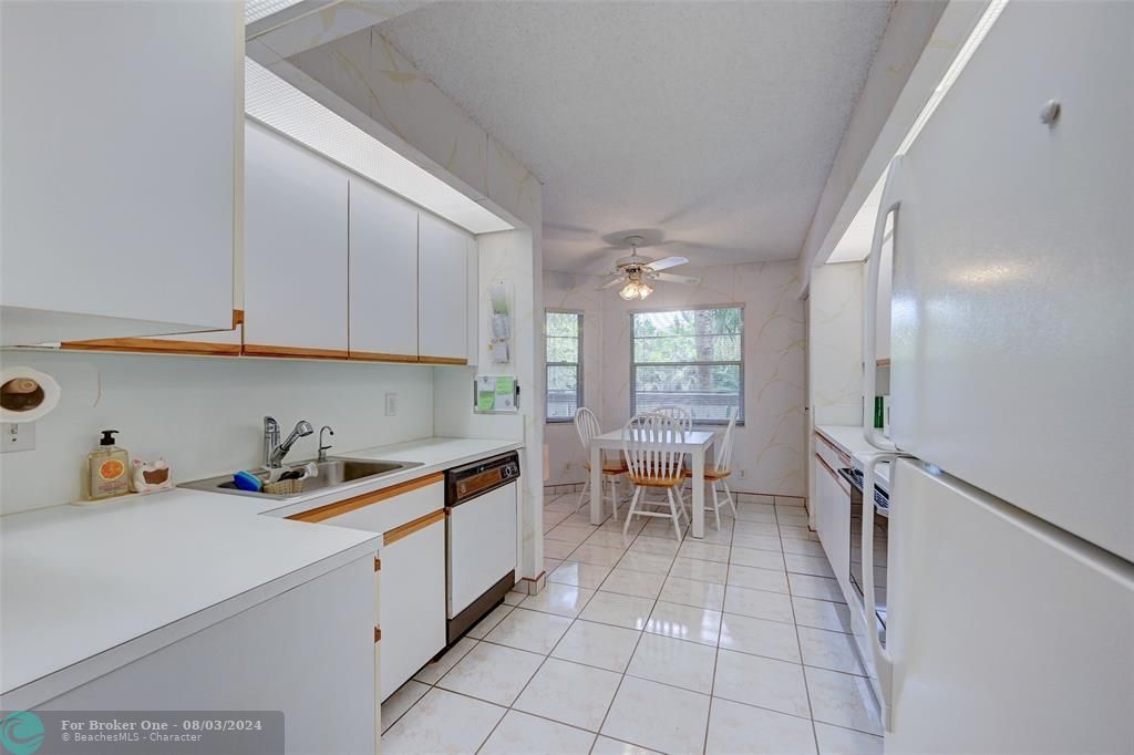 For Sale: $179,000 (2 beds, 2 baths, 1350 Square Feet)