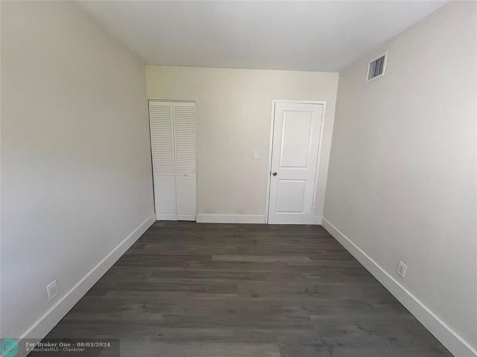 For Sale: $2,195 (2 beds, 1 baths, 11210 Square Feet)