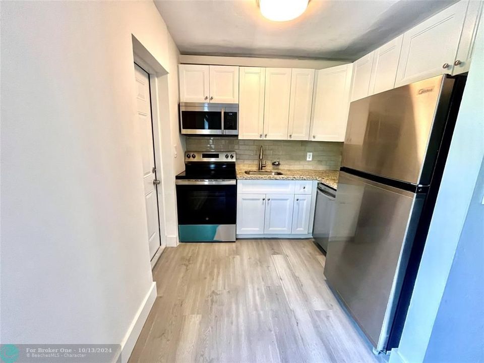 For Sale: $2,195 (2 beds, 1 baths, 11210 Square Feet)