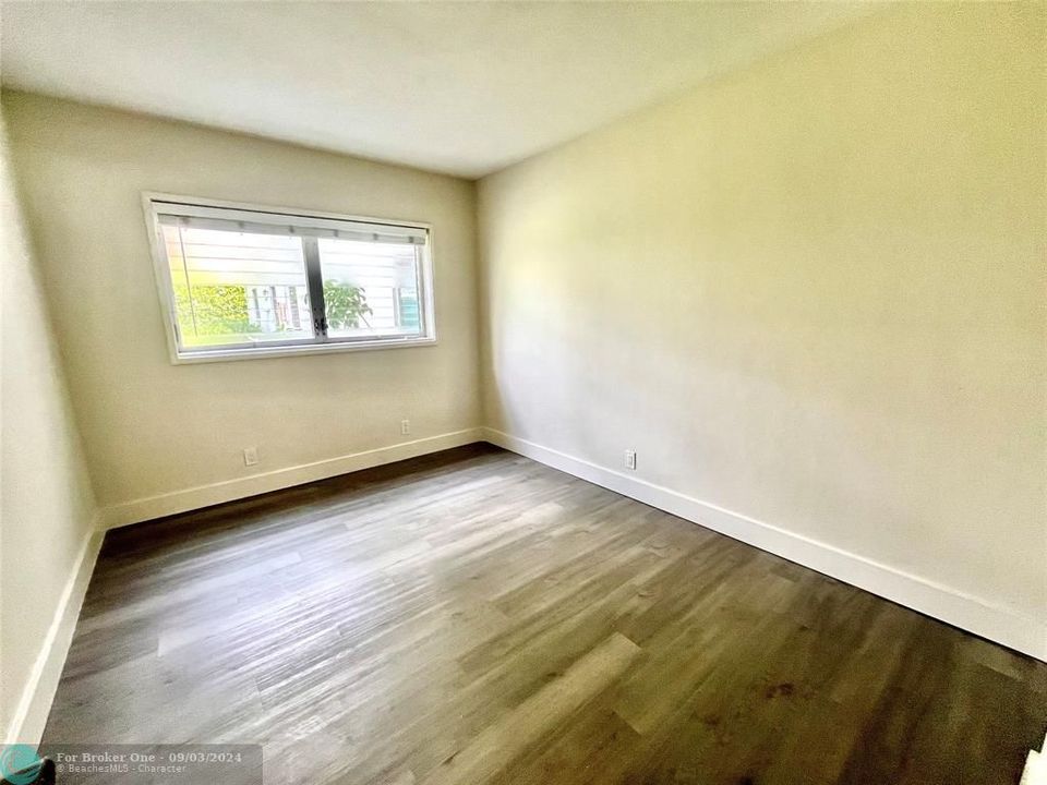 For Sale: $2,195 (2 beds, 1 baths, 11210 Square Feet)