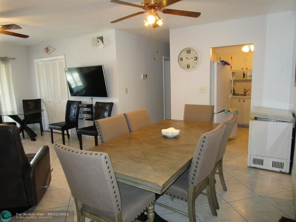 For Sale: $279,000 (2 beds, 1 baths, 850 Square Feet)