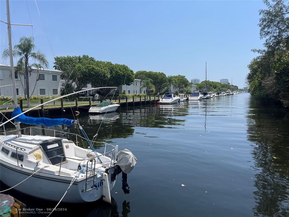 For Sale: $499,000 (2 beds, 2 baths, 1200 Square Feet)